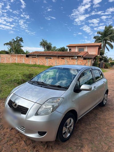 Toyota Vitz miniatura 4