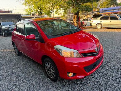 Toyota Vitz miniatura 2