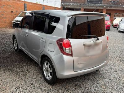 Toyota Ractis miniatura 4