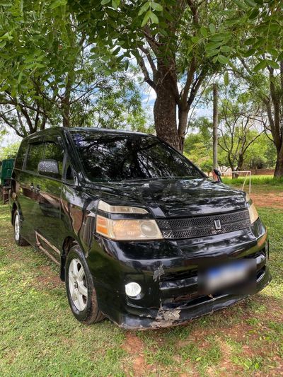 Toyota Voxy thumbnail 1