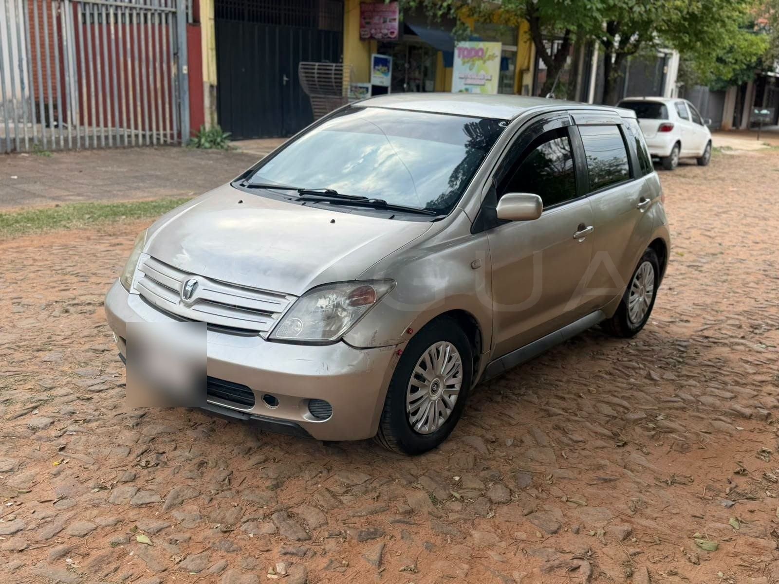 Toyota Ist image 1