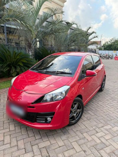 Toyota Vitz miniatura 2