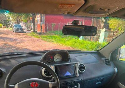 Toyota Vitz miniatura 10