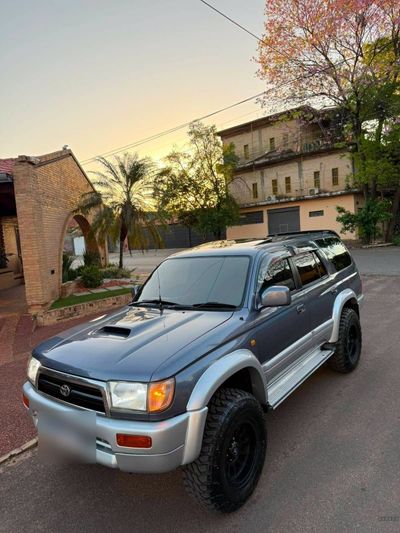 Toyota Hilux Surf miniatura 2