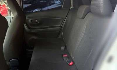 Toyota Voxy miniatura 6