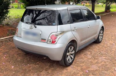 Toyota Ist miniatura 6