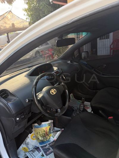 Toyota Vitz miniatura 8