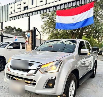 Isuzu D-MAX thumbnail 1