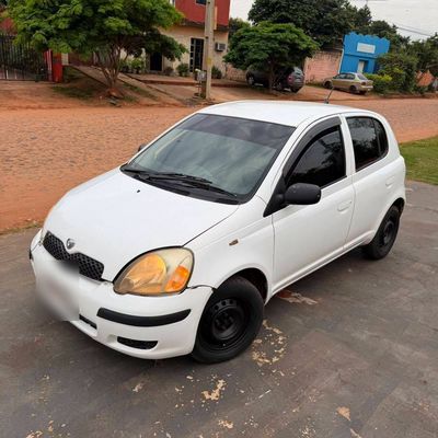 Toyota Vitz miniatura 2