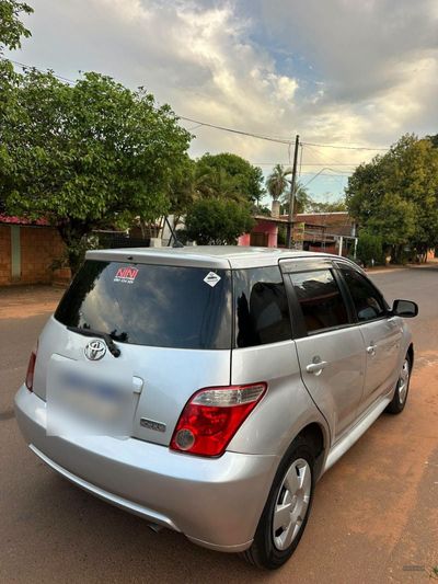 Toyota Ist miniatura 6
