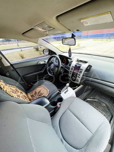 Kia Cerato miniatura 9