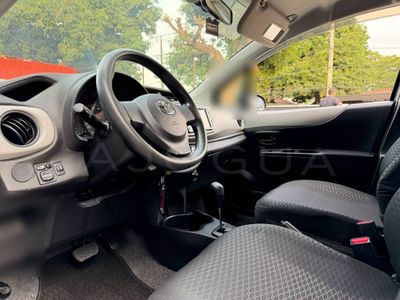 Toyota Vitz miniatura 10