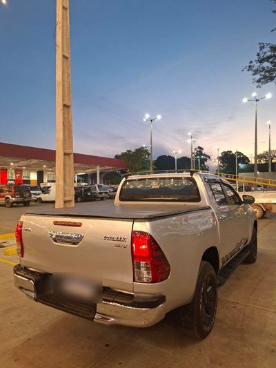 Toyota Hilux miniatura 7
