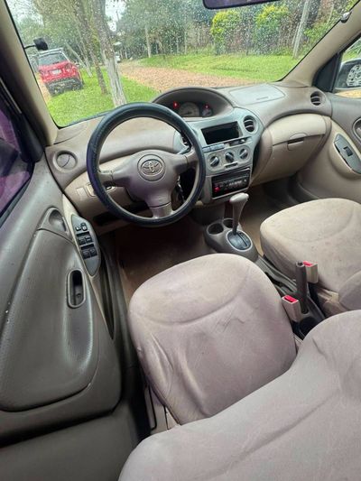 Toyota Platz miniatura 7
