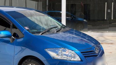 Toyota Auris miniatura 5