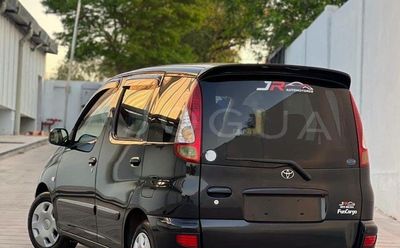 Toyota FunCargo miniatura 4