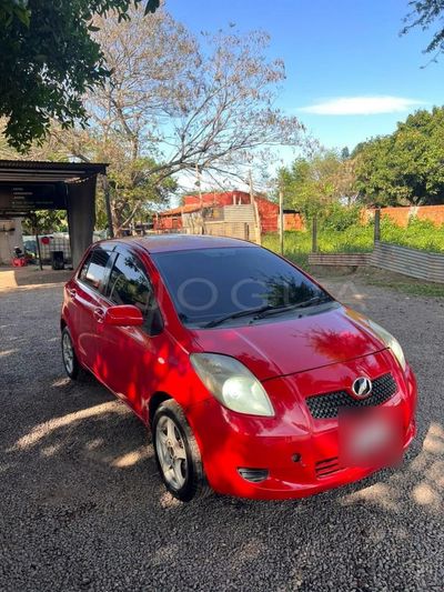 Toyota Vitz miniatura 3