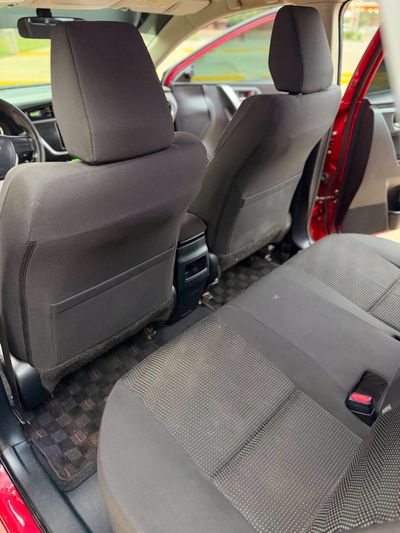 Toyota Auris miniatura 10