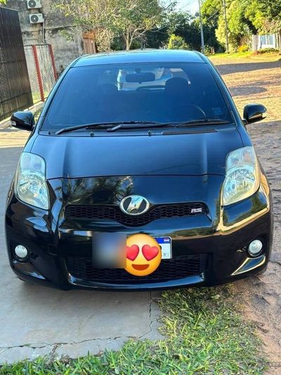 Toyota Vitz thumbnail 1