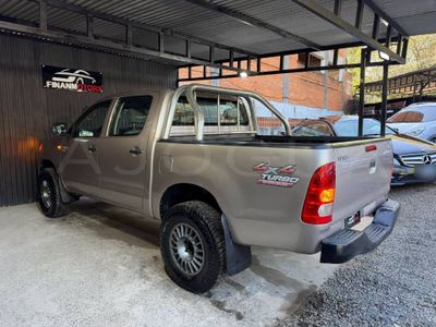Toyota Hilux miniatura 9