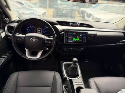 Toyota Hilux miniatura 10