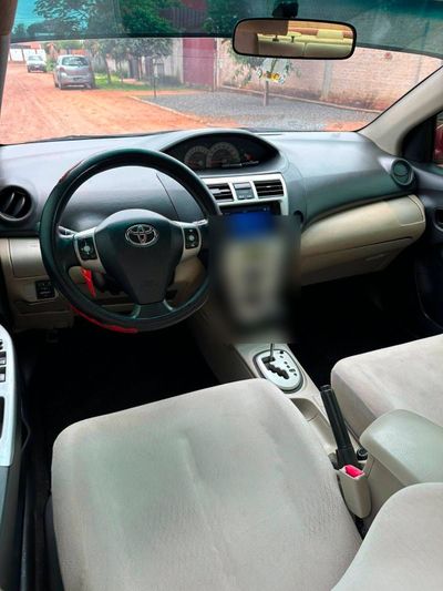 Toyota Belta miniatura 8