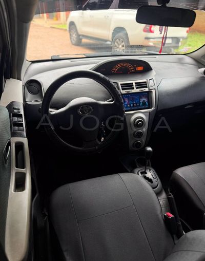 Toyota Vitz miniatura 9