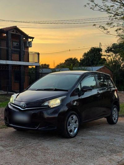 Toyota Ractis miniatura 2