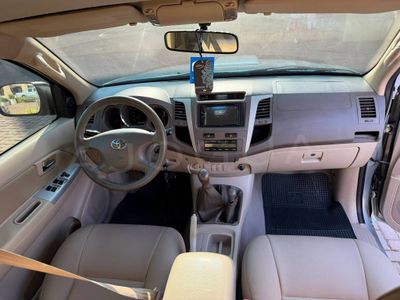 Toyota Fortuner miniatura 12
