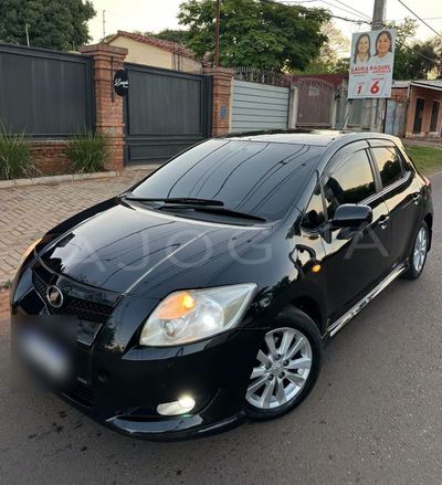 Toyota Auris thumbnail 1