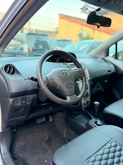 Toyota Vitz miniatura 7