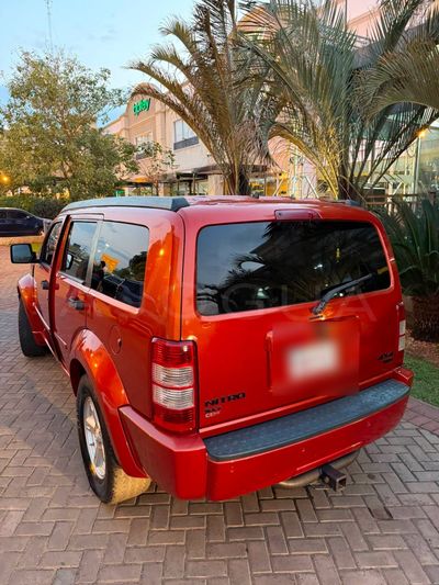 Dodge Nitro miniatura 8
