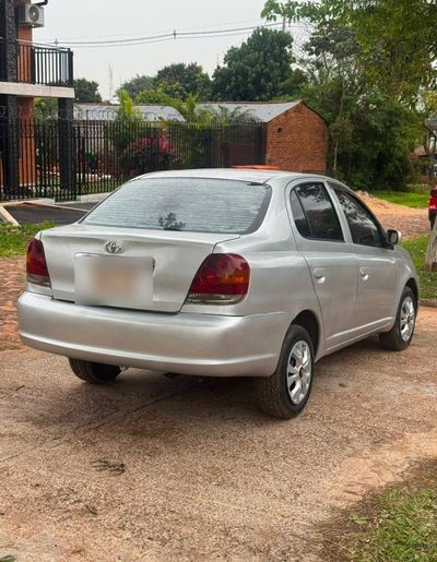 Toyota Platz miniatura 6