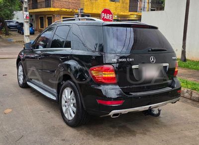 Mercedes-Benz ML300 miniatura 4