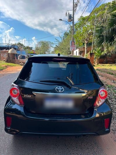 Toyota Vitz miniatura 6
