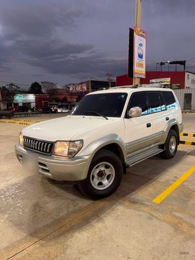 Toyota Land Cruiser Prado miniatura 13