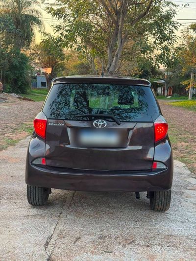 Toyota Ractis miniatura 5