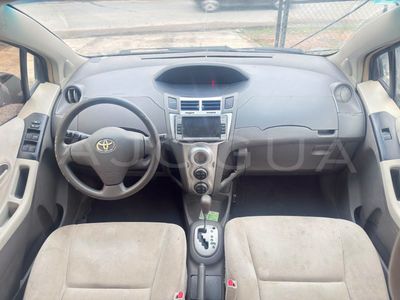 Toyota Vitz miniatura 6