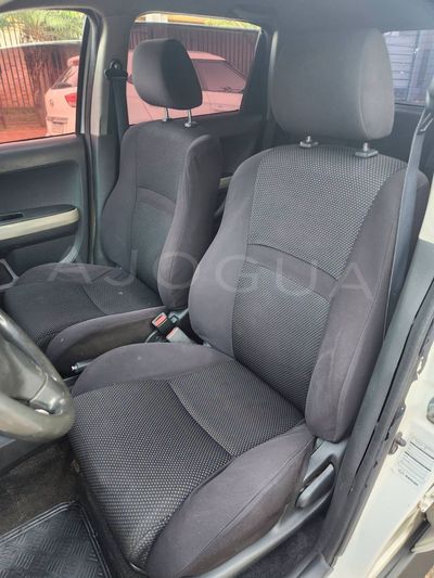 Toyota Ist miniatura 7