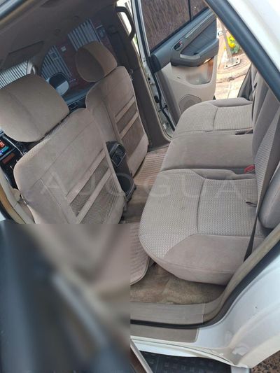 Toyota Hilux Surf miniatura 6