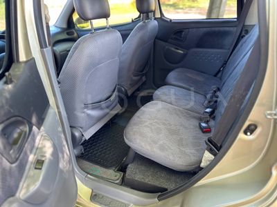 Toyota FunCargo miniatura 6