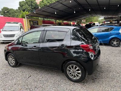 Toyota Vitz miniatura 3