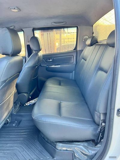 Toyota Hilux miniatura 9
