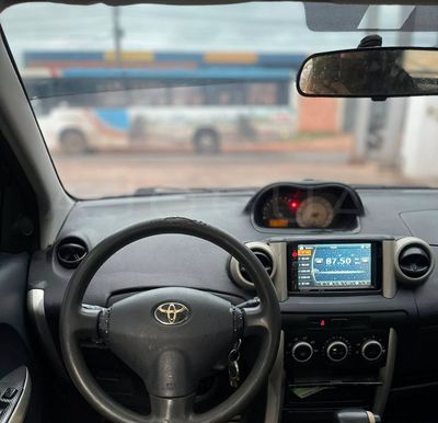 Toyota Ist miniatura 8