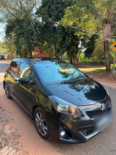 Toyota Vitz miniatura 7