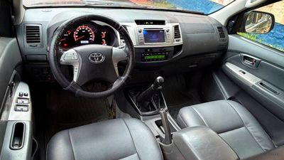 Toyota Hilux miniatura 7