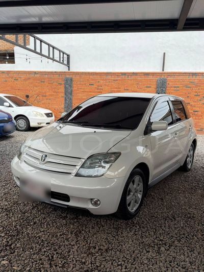 Toyota Ist miniatura 3