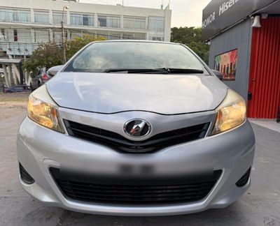 Toyota Vitz miniatura 4