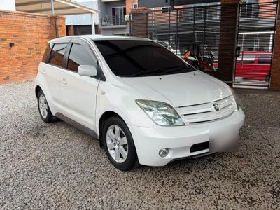 Toyota Ist miniatura 4