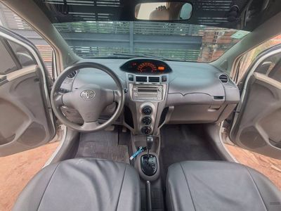 Toyota Vitz miniatura 6